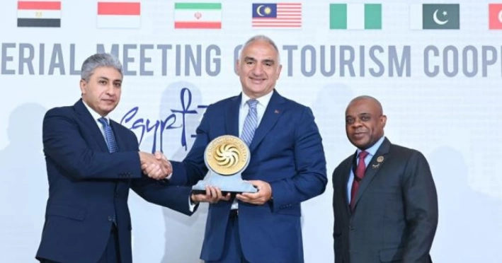 D-8’in ilk turizm şehri antalya oldu